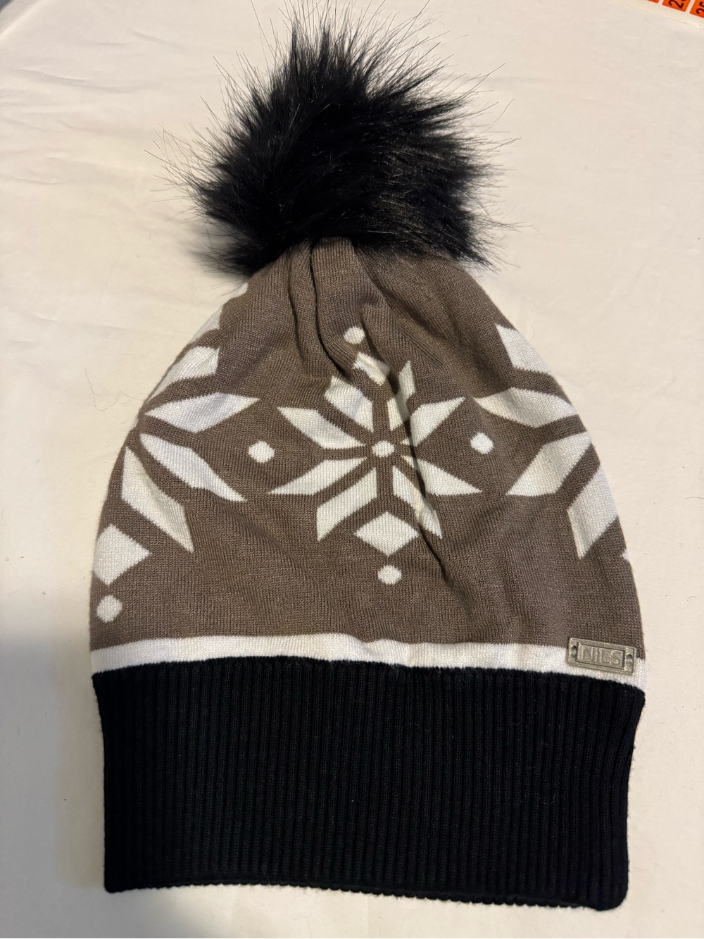 NILS Nordic Snowflake Faux Fur Pom Pom Ski Beanie OS